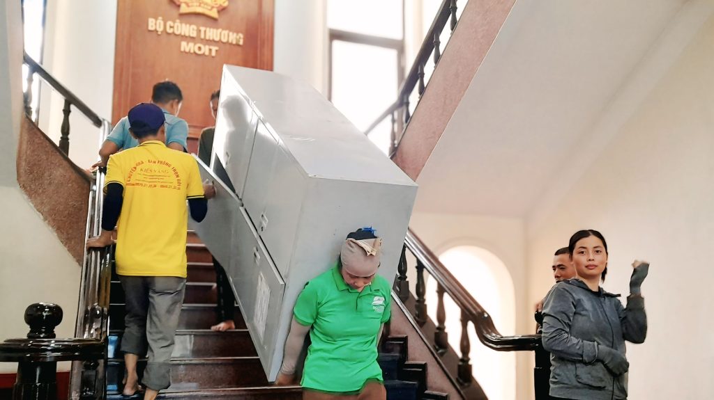 Quá trình làm việc chuyên nghiệp của Kiến Vàng