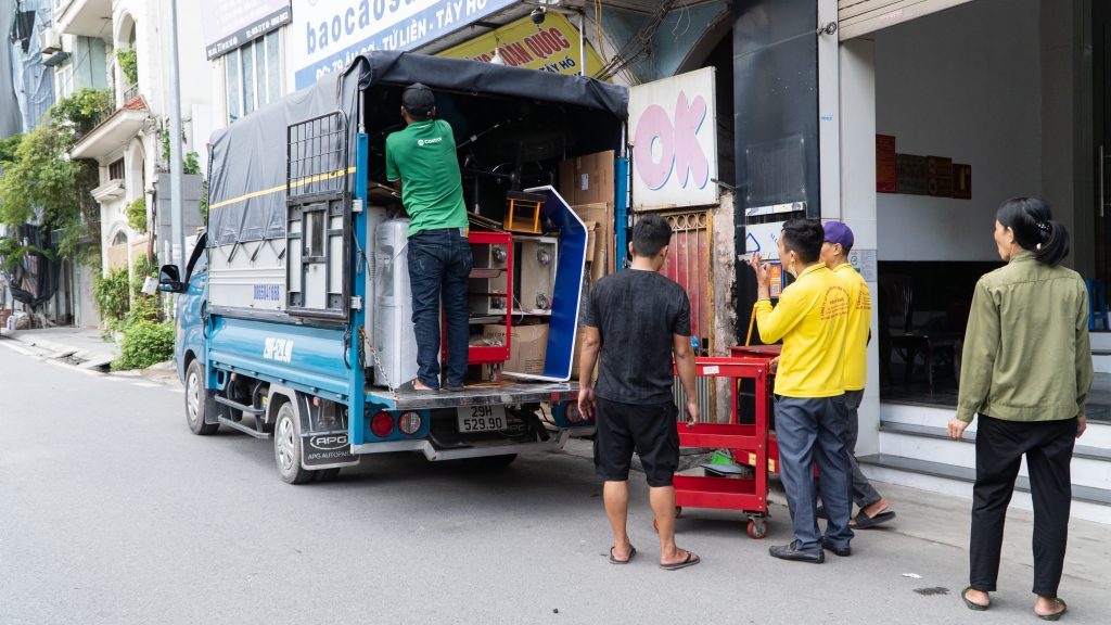 Quá trình làm việc chuyên nghiệp của Kiến Vàng