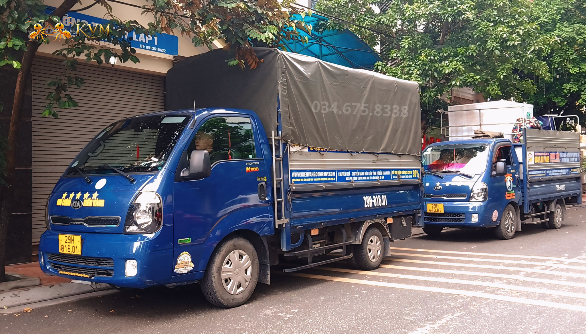 Xe tải Kiến Vàng Moving vận chuyển nhà trọn gói tại quận Ba Đình, am hiểu đường phố Hà Nội, di chuyển nhanh và đúng hẹn.